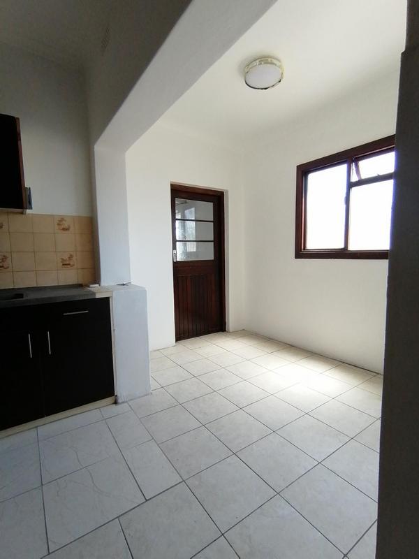 To Let 1 Bedroom Property for Rent in Maitland Western Cape